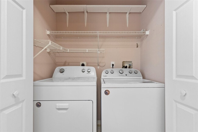 Building Photo - 1186 SW 44th Ave