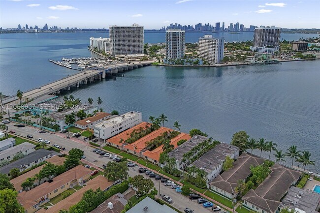 Building Photo - 2170 Bay Dr E