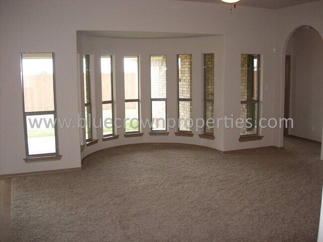 Building Photo - 2172 Liriope Ln