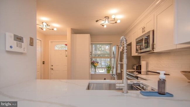 Building Photo - 2858 New Providence Ct