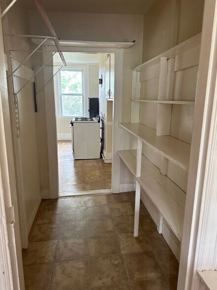 Building Photo - 57 Delle Ave