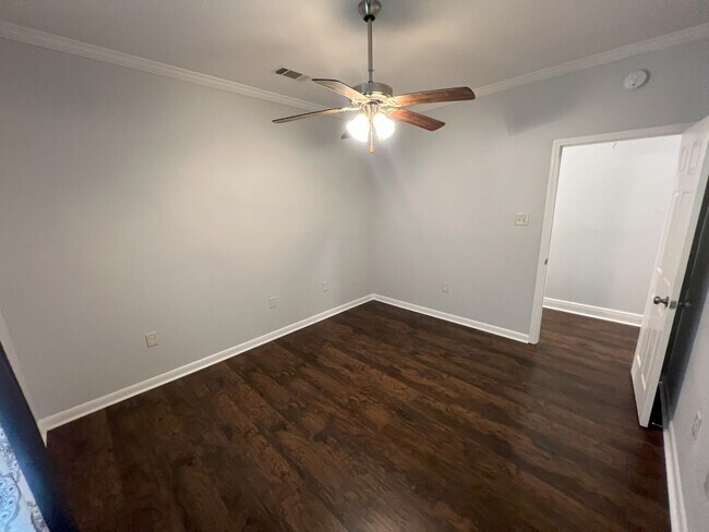 Building Photo - Newly remodeled, 4 bedroom, 2.5 bathroom home in Baton Rouge, LA