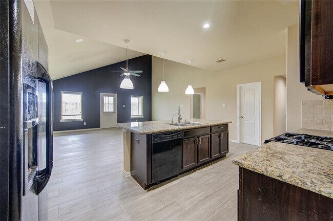 Building Photo - 17834 Royal Breccia Ln