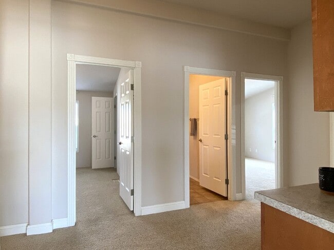 Building Photo - Serene in Dallesport, WA