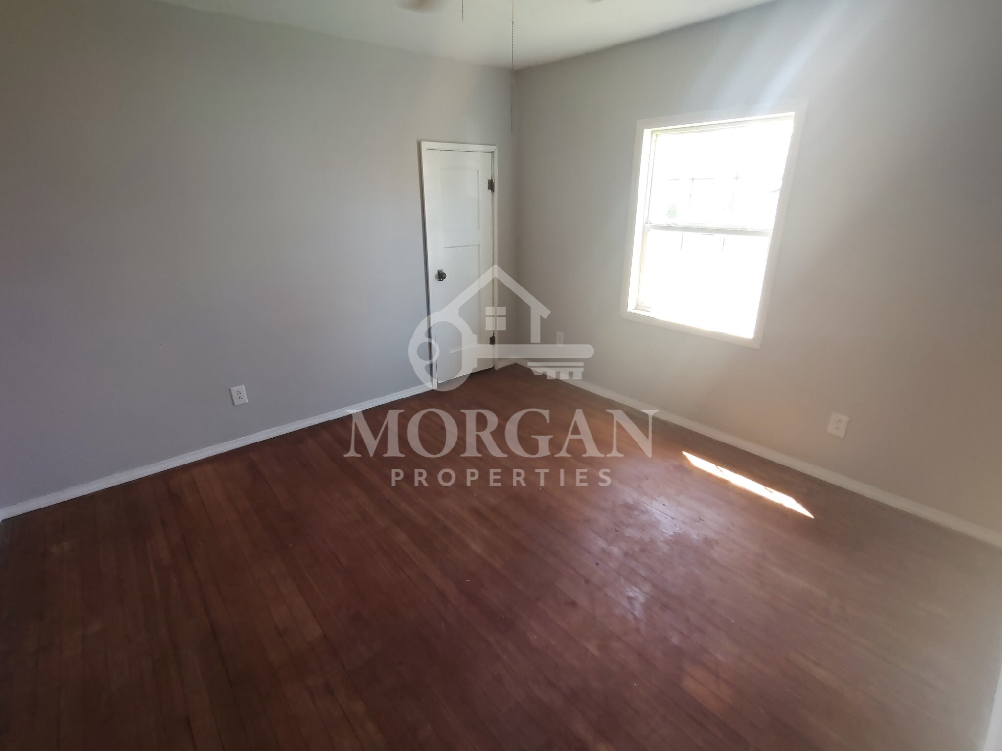 Building Photo - 1225 W 5th St