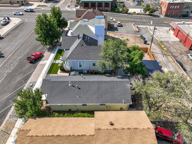 Building Photo - Home and Office potential!