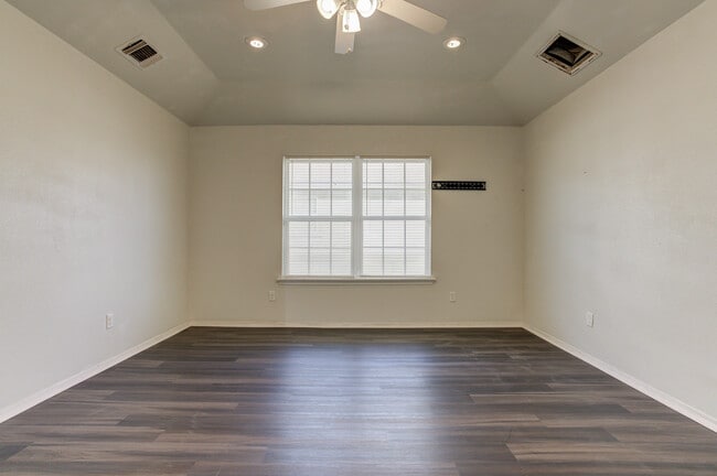 Building Photo - 1608 48th St