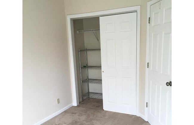 Building Photo - 3227 Bishop St