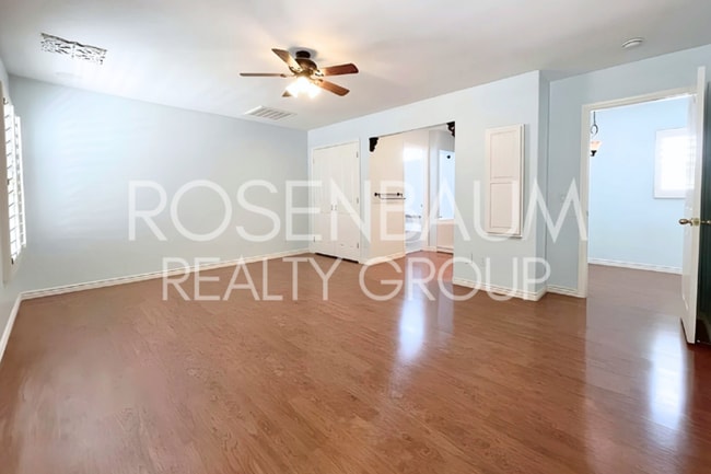 Building Photo - Beautiful 3-bedrooms, 2.5-baths townhouse ...
