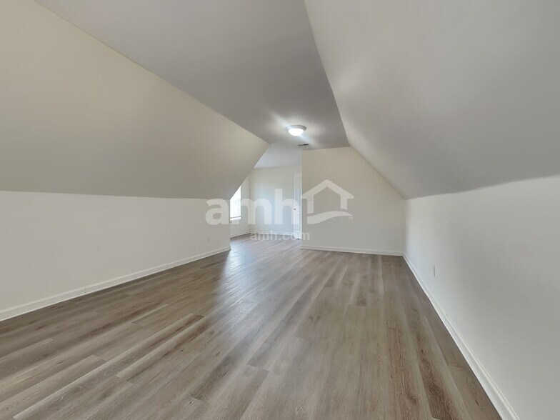 Building Photo - 3145 Amanda Belle