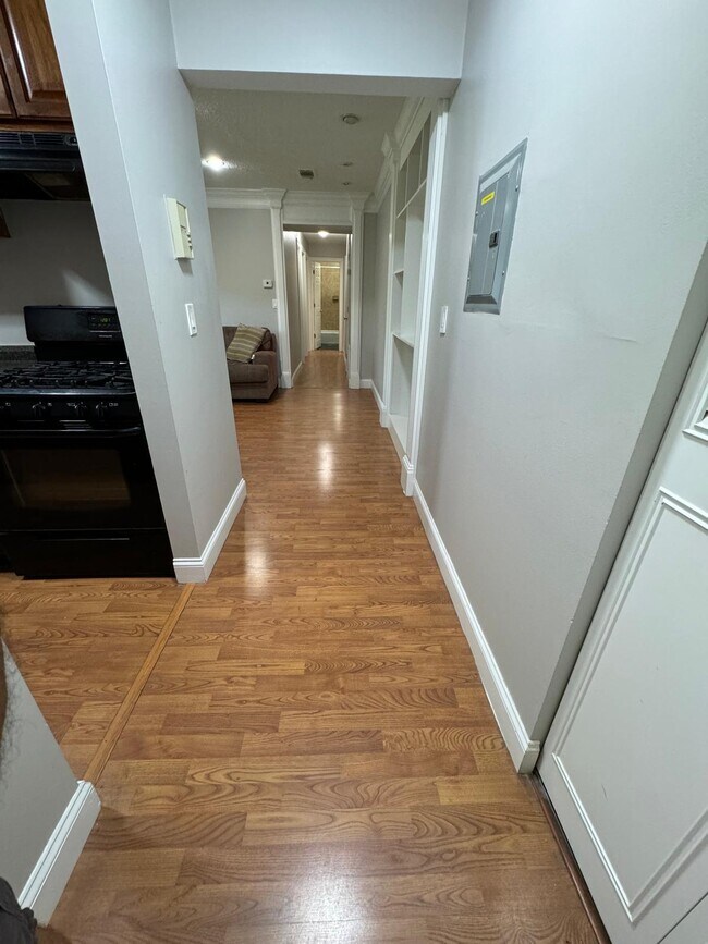 Building Photo - 38K Shrewsbury Green Dr