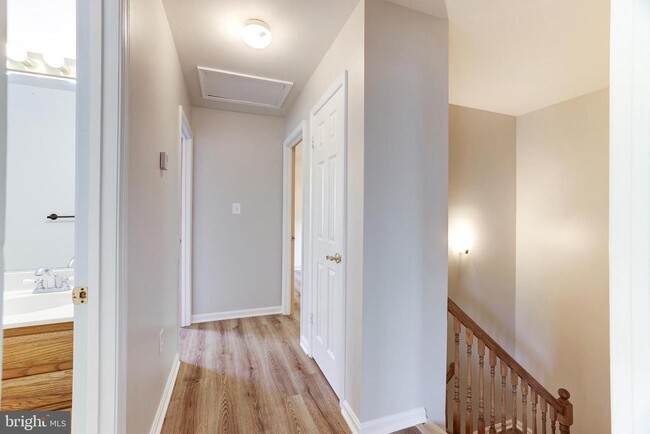 Building Photo - 13868 Racine Ct