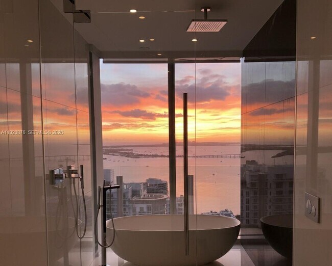 Building Photo - 300 Biscayne Blvd Way