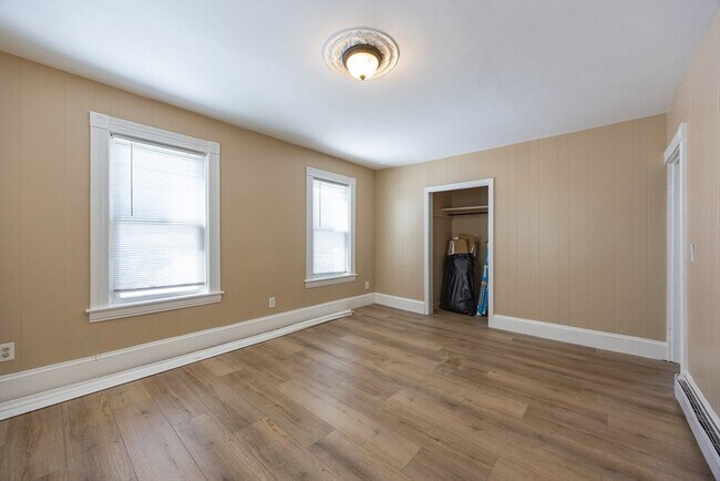 Building Photo - 28 Richmond St