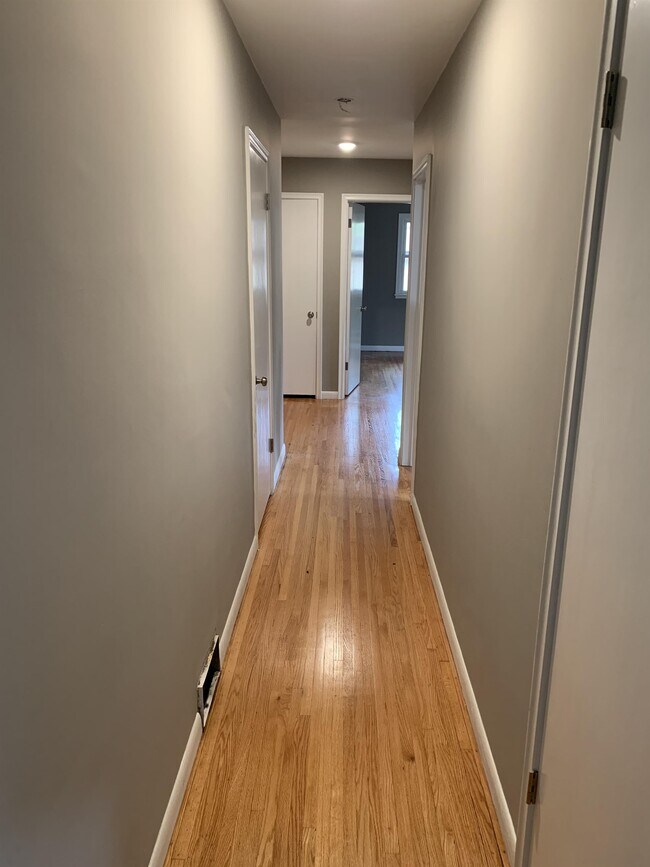 Building Photo - Completely remodeled 3 bedroom duplex in c...