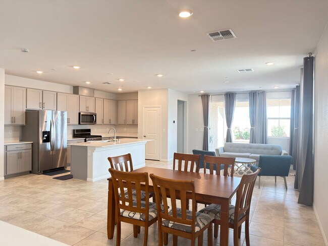 Building Photo - 3618 Tondela Ln