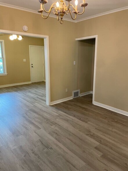 Building Photo - 611 Crown Ave