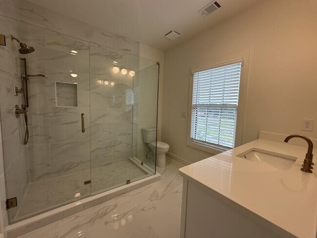 Building Photo - 4802 Moonview Ln