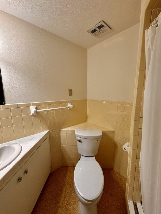 Building Photo - 15344 Dutchmans Dr