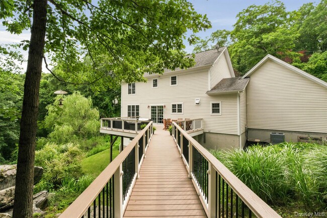 Building Photo - 131 Ice Pond Rd