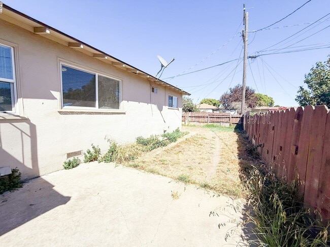 Building Photo - 109 Rochex Ave