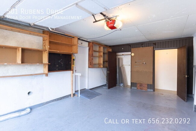 Building Photo - 501 Rubens Dr