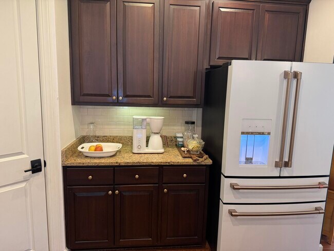 Building Photo - 39 S Zander Way