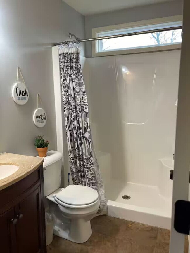 Building Photo - 206 E Street-ID1367376P