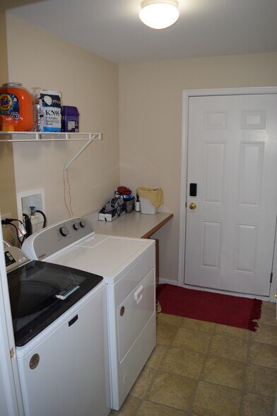 Building Photo - 3169 Saganashkee Ln