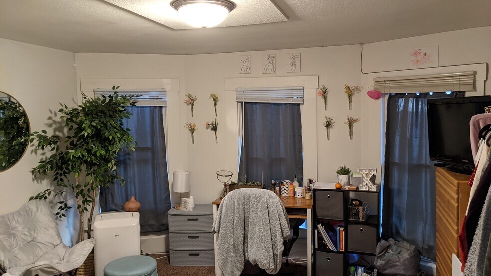 Building Photo - 918 Vine St