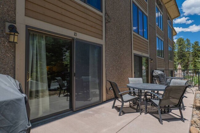 Building Photo - Walk to Main St and Gondola! Furnished!