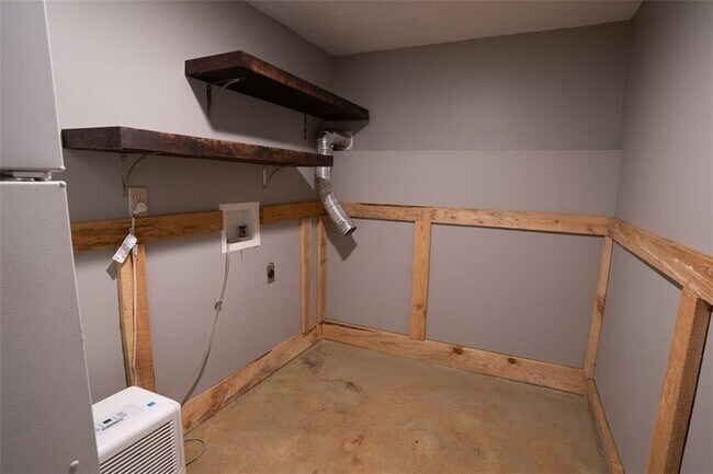 Building Photo - 1540 Magnolia Pl