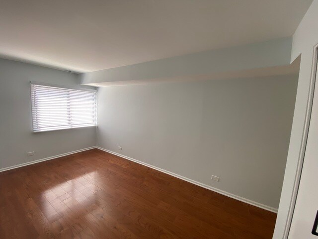 Building Photo - 1455 W Fullerton Ave