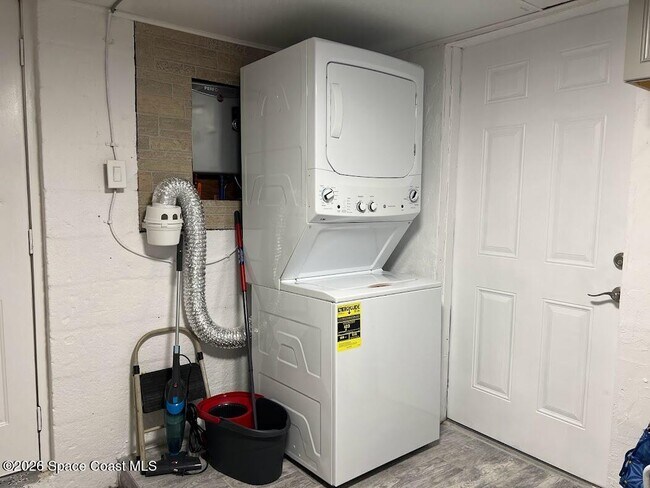 Building Photo - 1810 Elizabeth St