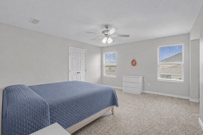 Building Photo - 1506 Sombras Dr