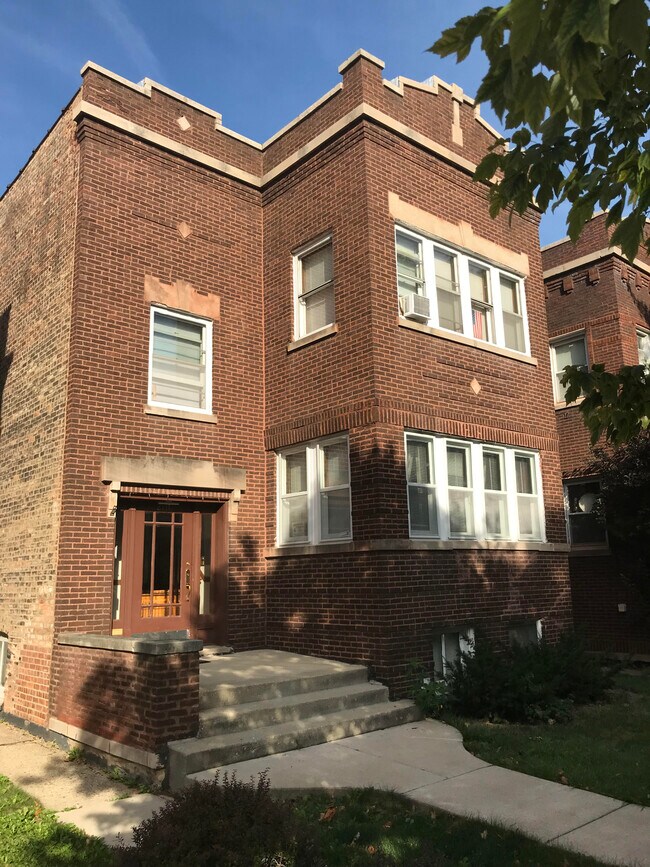 Primary Photo - 2116 Ridgeland Ave