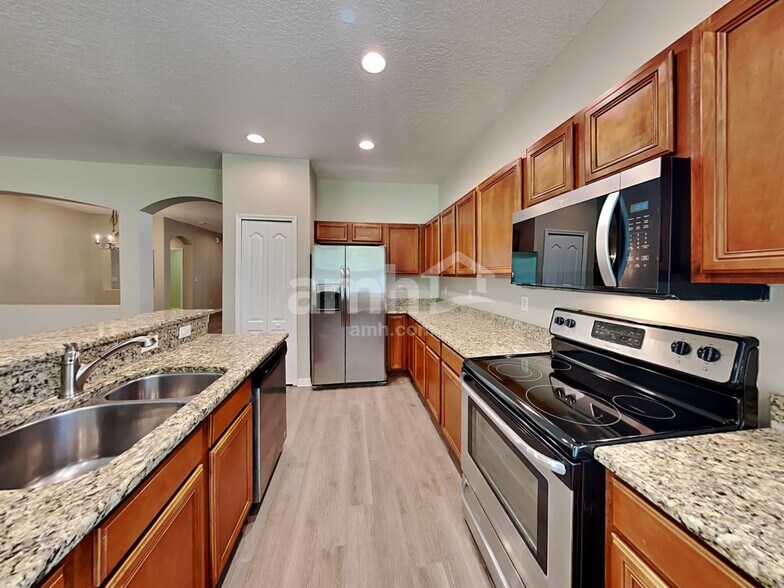 Building Photo - 7729 Grasmere Dr