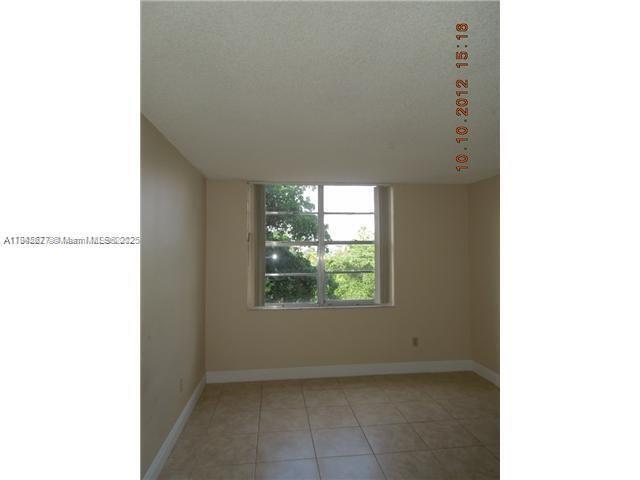Building Photo - 482 NW 165th St