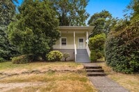 Building Photo - 712 SW 3rd Pl