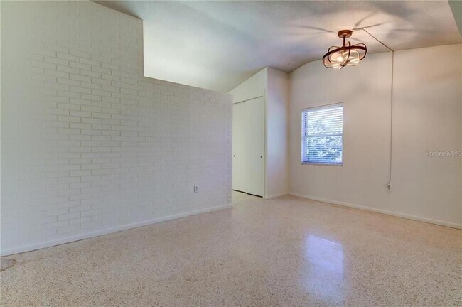 Building Photo - 1126 Woodcrest Ave