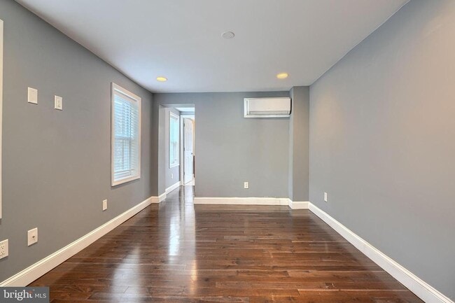 Building Photo - 1106 Battery Ave
