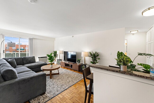 Building Photo - 175 Freeman St