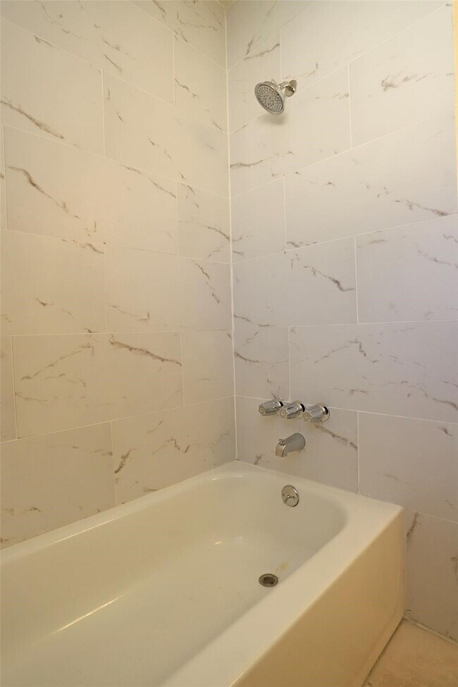 Building Photo - 5023 Monteith Dr