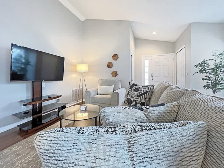 Building Photo - 24604 Siena Dr