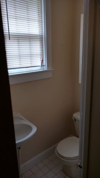 1st Fl 1/2 Bath - 1605 N Stafford St