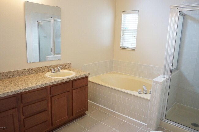 Building Photo - 2024 Tanners Green Way