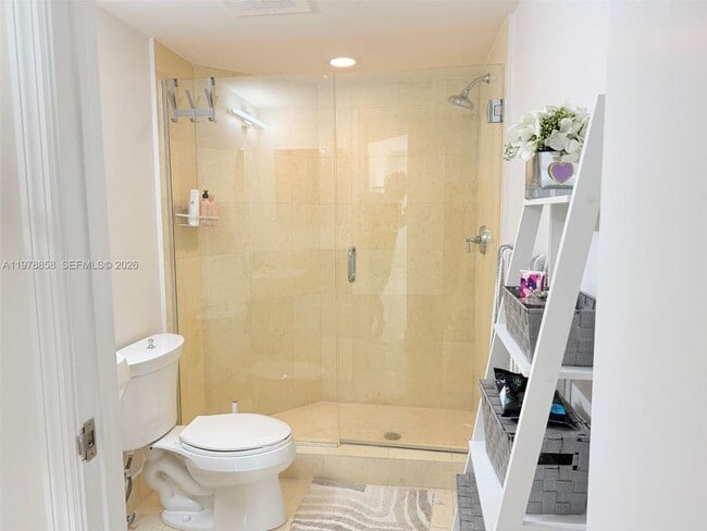 Building Photo - 20000 E Country Club Dr