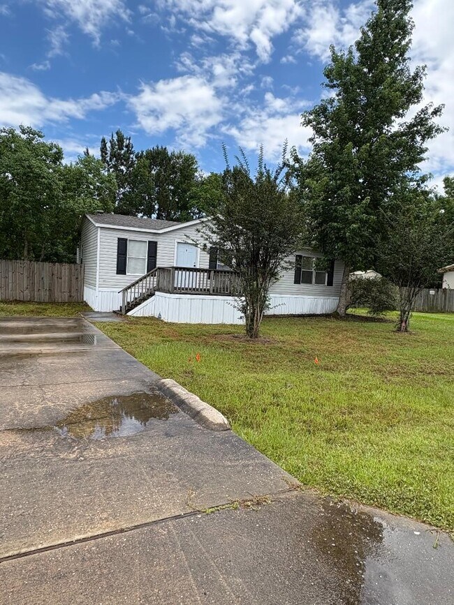 Building Photo - 16414 Trenda Ct