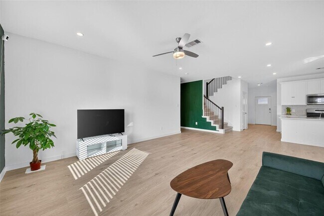 Building Photo - 30611 Castle Cove Dr