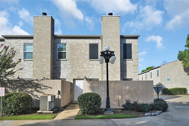 Primary Photo - 2860 Holly Hall St